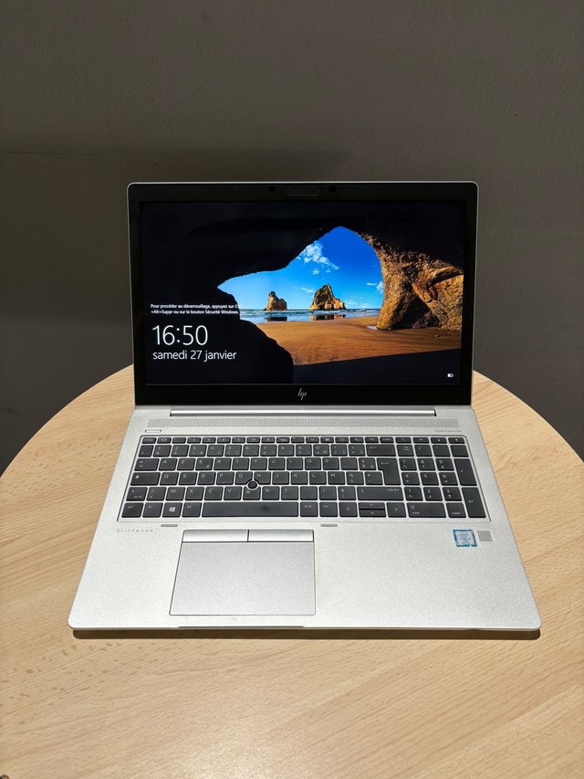 HP EliteBook 850 G6 táctil i5 8gen 8 RAM 256 SSD