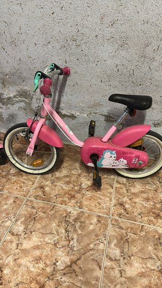 Bicicleta infantil rosa con unicornios
