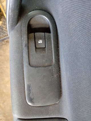 MANDO ELEVALUNAS DELANTERO DERECHO Renault Scenic II (JM)(2003->)