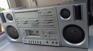 BOOMBEAT JVC SHARP AKAI TOSHIBA RISING SANYO