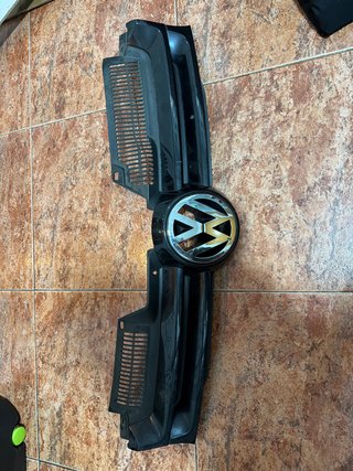 Embellecedor Parrilla Volkswagen Golf