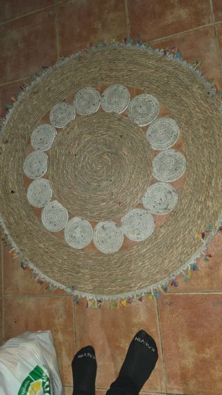 Alfombra Artesanal d Yute 100 cm  flecos d colores