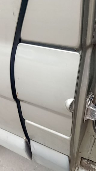 TAPA EXTERIOR COMBUSTIBLE Renault Trafic II Combi (04.2001->)
