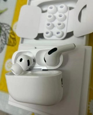 AirPods Pro 3 Bianchi