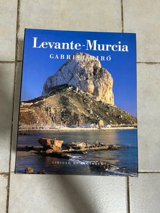 Libros de comunidades autónomas de España.