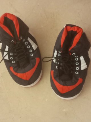 Zapatillas de casa estilo deportivo