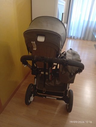 *Cochecito de paseo Bugaboo donkey2.