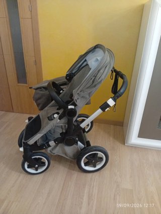 *Cochecito de paseo Bugaboo donkey2.
