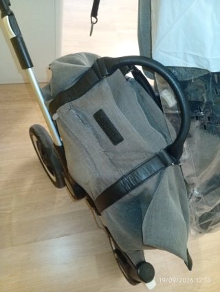 *Cochecito de paseo Bugaboo donkey2.