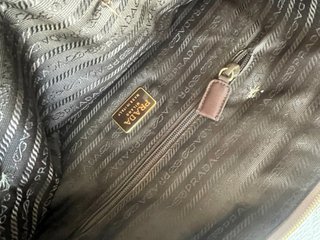 Bolso Prada Acolchado Cadena Dorado