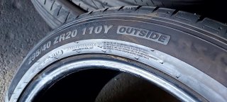 295/40 ZR20 110Y