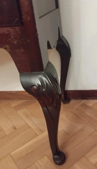 Alacena de madera y cristal