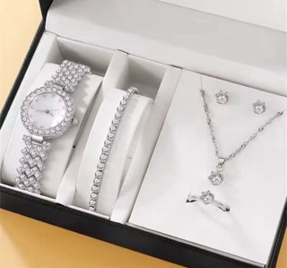 Reloj Plateado con Pedrería mas complementos NUEVO