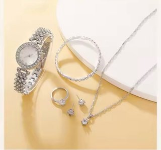 Reloj Plateado con Pedrería mas complementos NUEVO