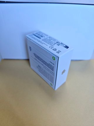 AirPods 4 con Cancellazione del Rumore Attiva