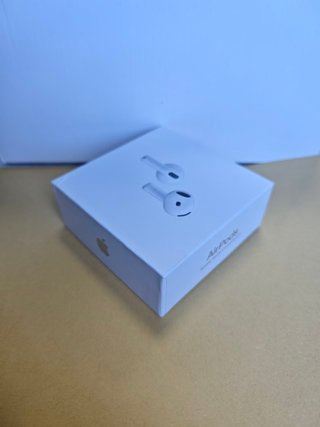 AirPods 4 con Cancellazione del Rumore Attiva