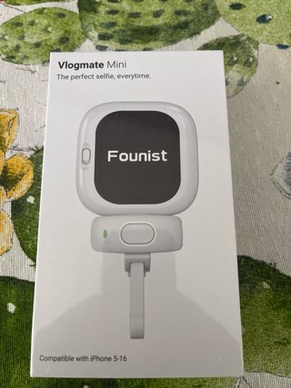 Vlogmate Mini Founist selfie stick iPhone