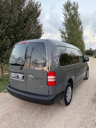 Volkswagen Caddy 2011
