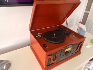 Tocadiscos de madera con radio FM y CD