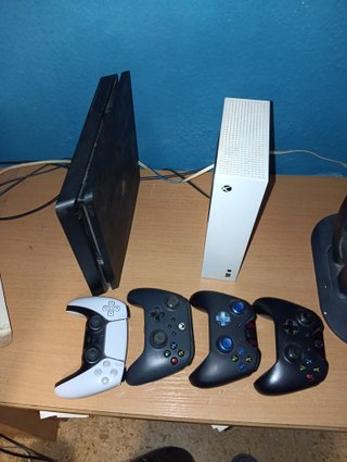Xbox Series S + PS4