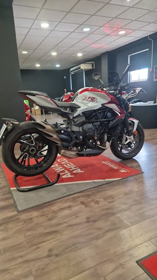 MV Agusta Brutale 800 RR Roja y Blanca