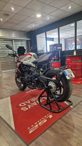 MV Agusta Brutale 800 RR Roja y Blanca