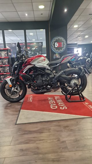 MV Agusta Brutale 800 RR Roja y Blanca