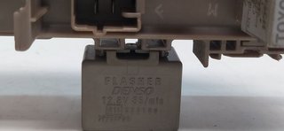 CAJA RELES / FUSIBLES TOYOTA COROLLA (E15) Básico