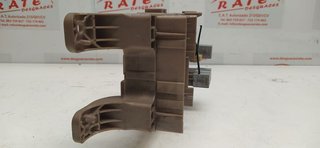 CAJA RELES / FUSIBLES TOYOTA COROLLA (E15) Básico