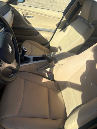 BMW  320d