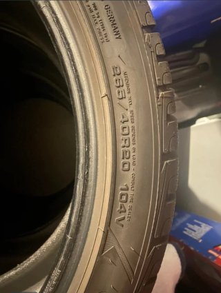 Llantas 20 Porsche con neumáticos nuevos.
