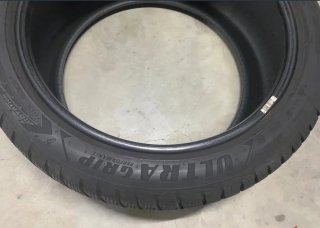 Llantas 20 Porsche con neumáticos nuevos.