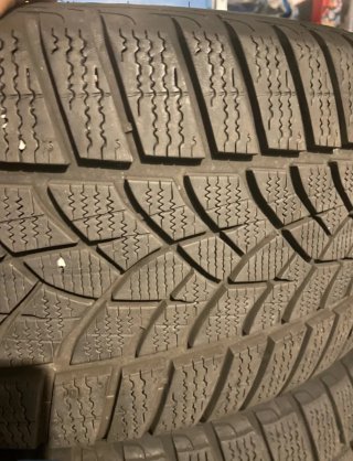 Llantas 20 Porsche con neumáticos nuevos.