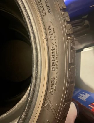 Llantas 20 Porsche con neumáticos nuevos.