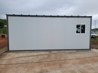 Caseta de Campo con Panel Sándwich