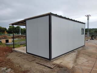 Caseta de Campo con Panel Sándwich