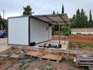 Caseta de Campo con Panel Sándwich