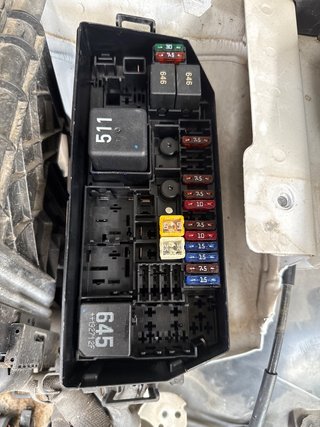 CAJA RELES / FUSIBLES Seat Ibiza (KJ1)(2017->)