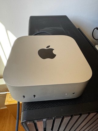Apple Mac mini m4 16GB RAM 256gb ssd