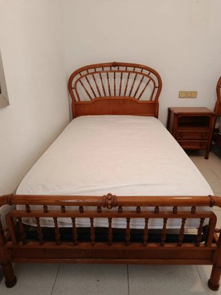 2 camas 105cm + mesita noche madera