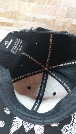 Cappellino Wuke Nero e Bianco
