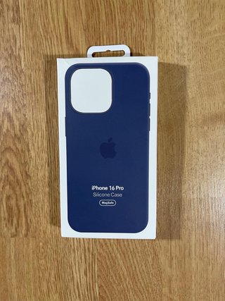 Funda iPhone 16 Pro MagSafe Silicona de APPLE