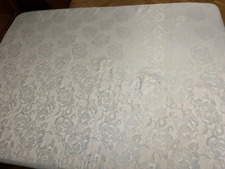 Base de Cama Tapizada con Patas_135
