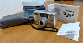Fotocamera Yashica EZ Zoom (a rullino)