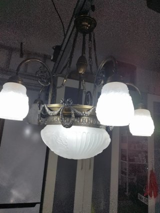 Lámpara de techo antigua