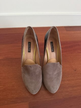 Zapatos tacón gris y negro