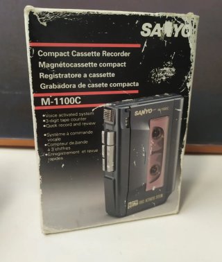 Caja Antigua de Cartón Sanyo M-1100C