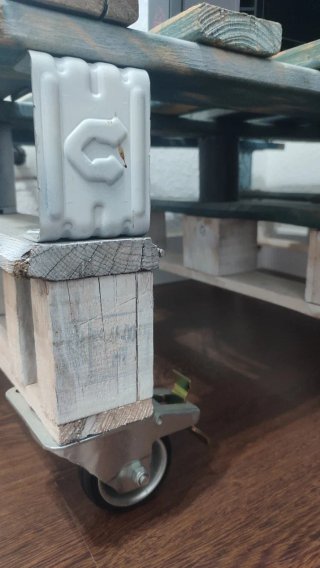 Mesa auxiliar de palets con ruedas