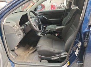 Toyota 17452 faro sin ref avensis berlina 2.2 d-4d