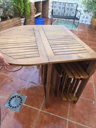 Mesa de terraza plegable con 6 sillas de madera